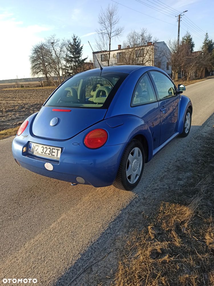 Volkswagen New Beetle - 4