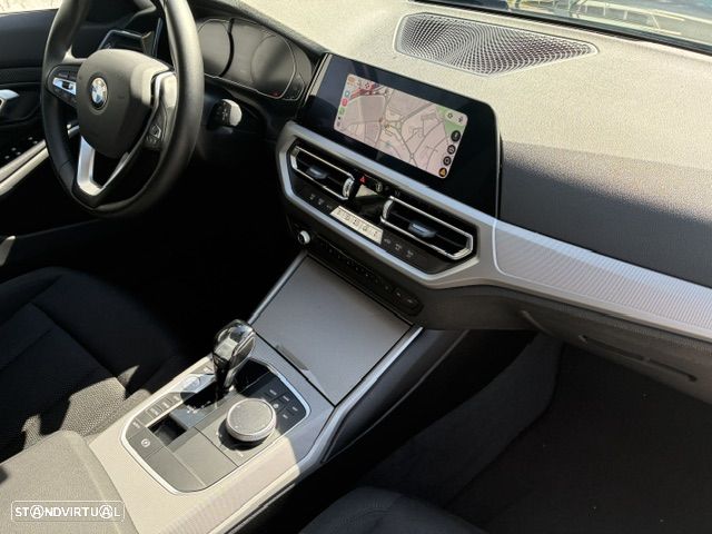 BMW 330 e Auto - 19