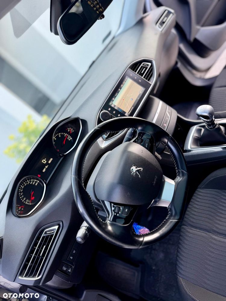 Peugeot 308 1.6 BlueHDi Allure S&S - 12