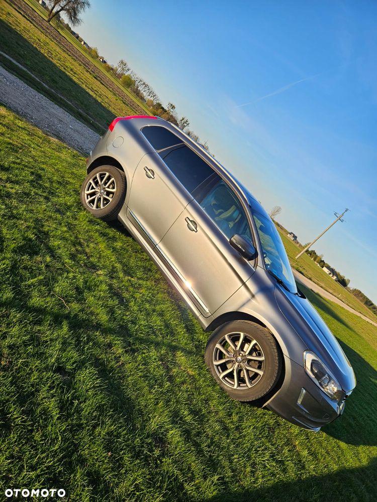 Volvo XC 60 T5 AWD Drive-E Momentum - 4