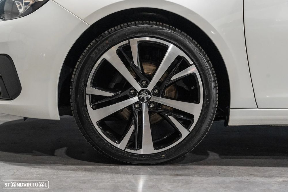 Peugeot 308 BlueHDi 130 EAT8 Allure - 31