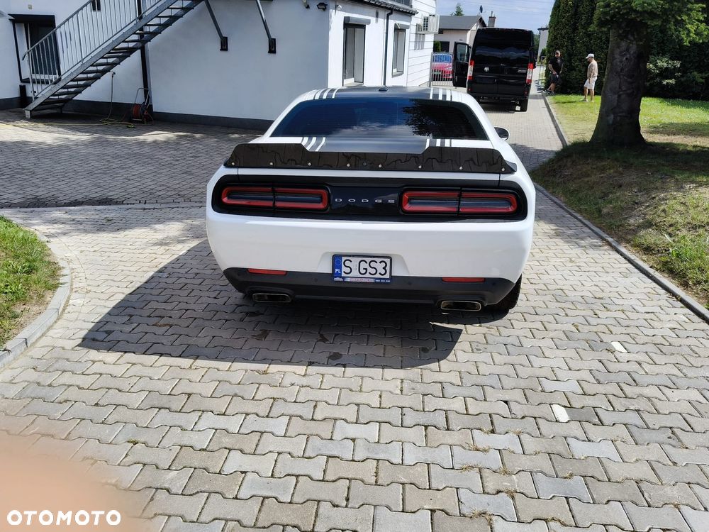 Dodge Challenger - 22