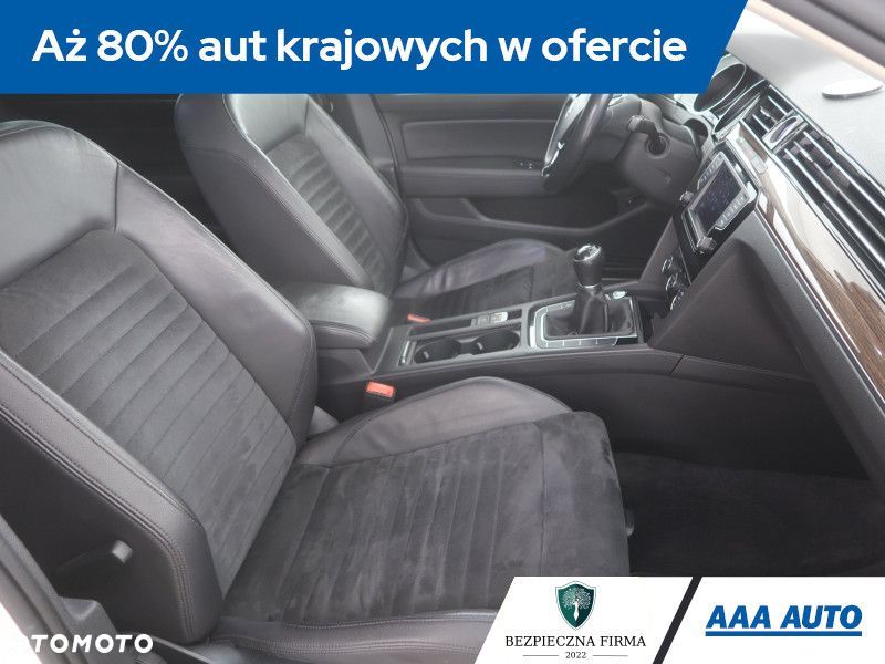 Volkswagen Passat Variant - 11