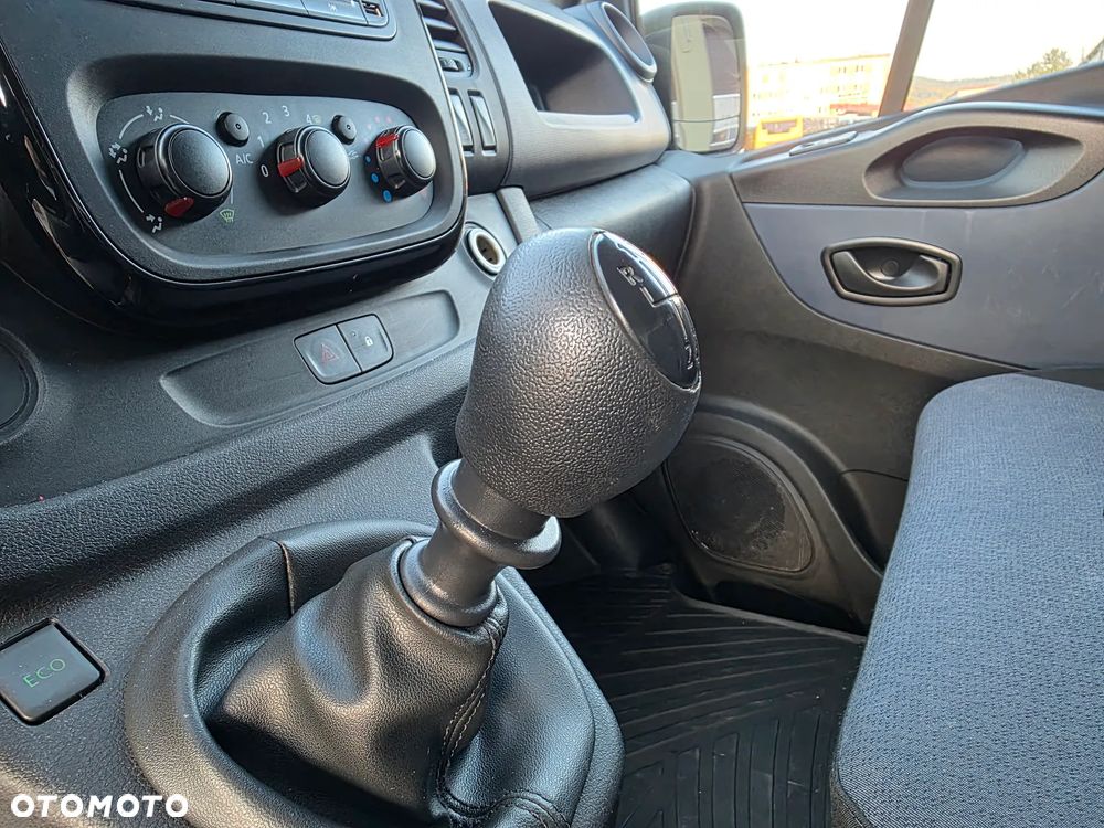 Opel Vivaro - 20