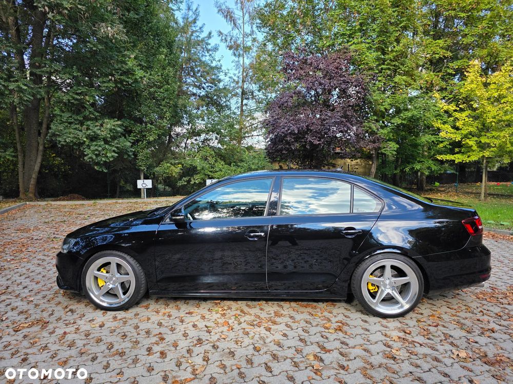 Volkswagen Jetta 2015 photo 2