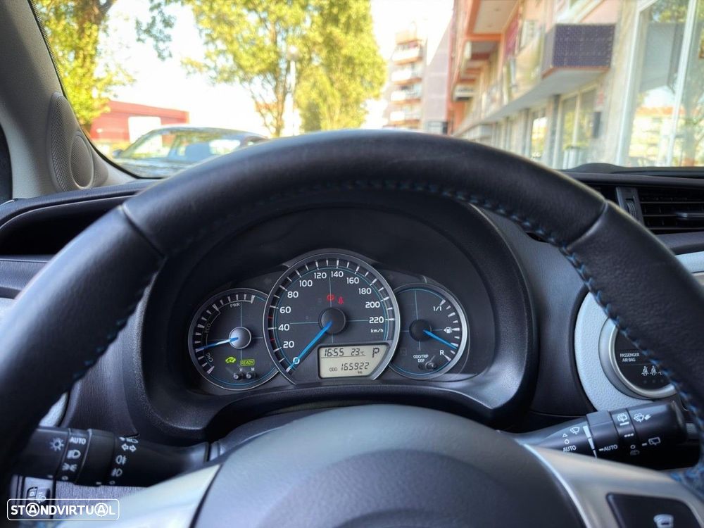 Toyota Yaris 1.5 HSD Comfort +P.Style+Navi - 26