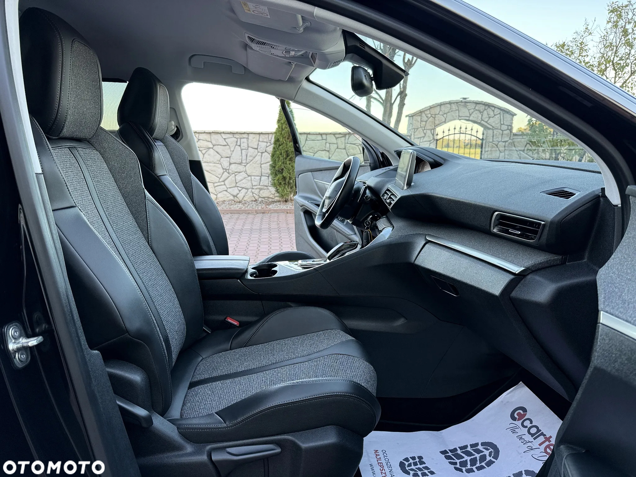 Peugeot 5008 1.6 PureTech Allure S&S EAT8 - 19