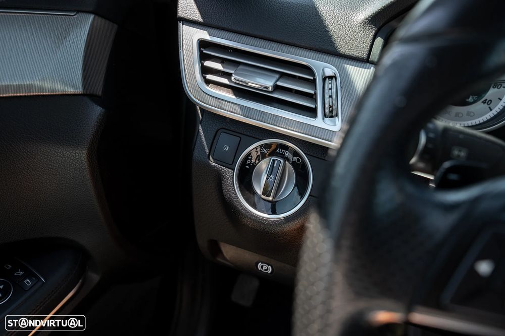 Mercedes-Benz E 220 CDi Avantgarde BE Auto. - 24