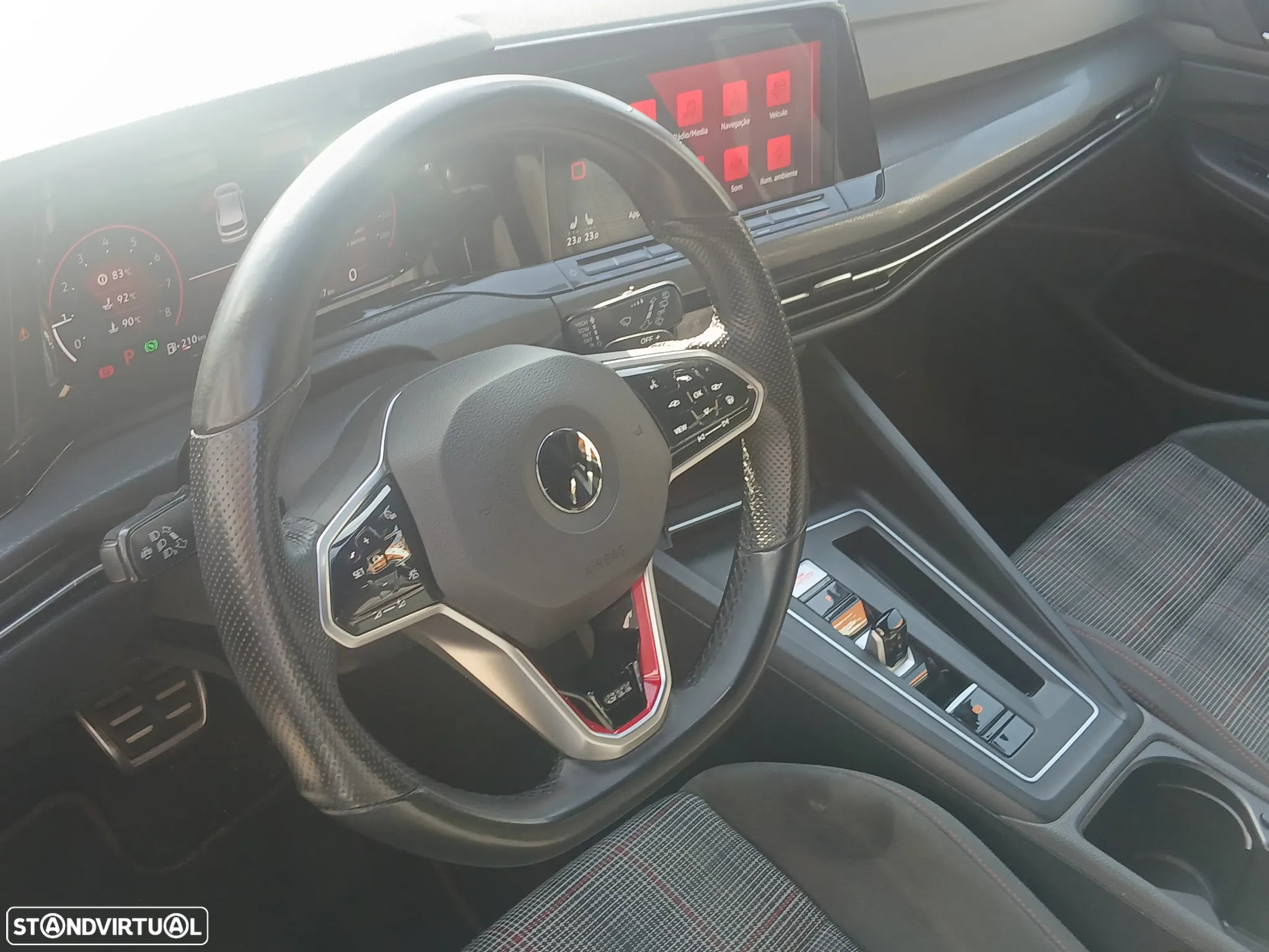 VW Golf 2.0 TSI GTI DSG Performance - 21