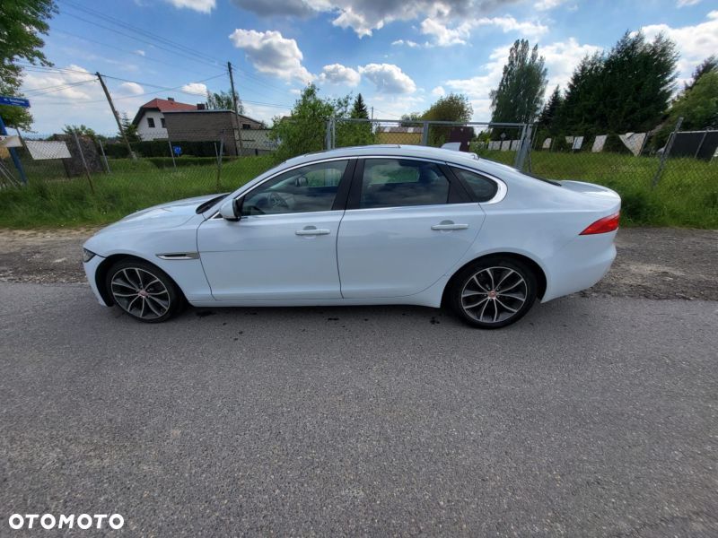 Jaguar XF - 3