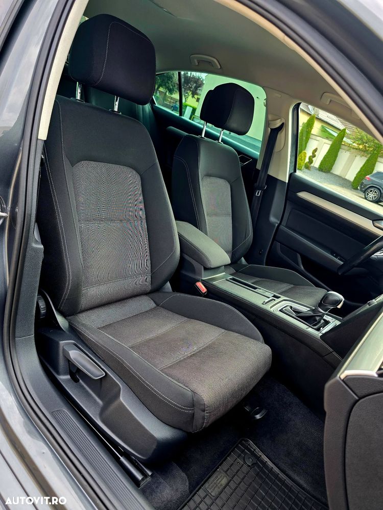 Volkswagen Passat 2.0 TDI DSG Comfortline - 11