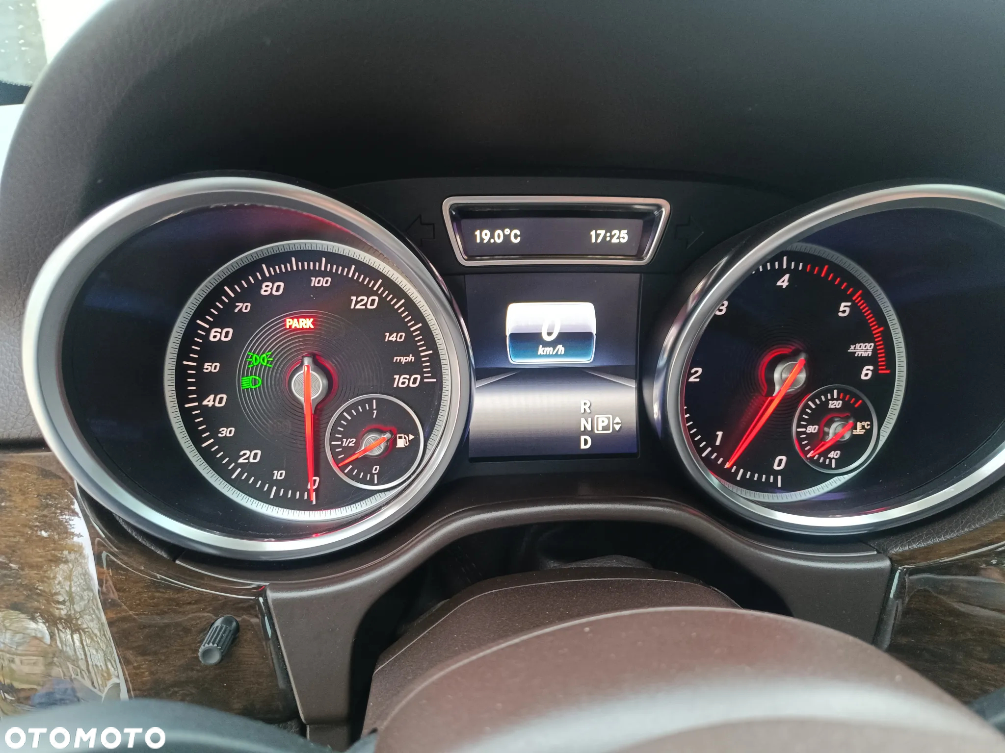 Mercedes-Benz GLE - 21