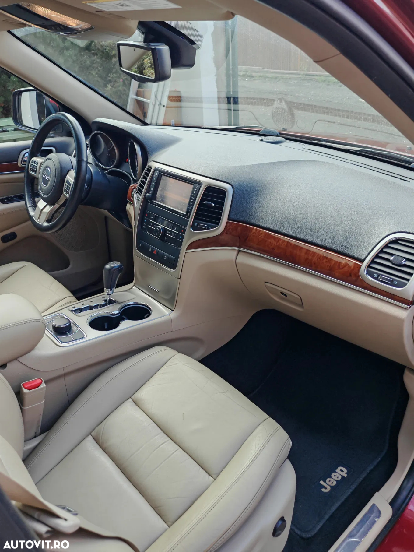 Jeep Grand Cherokee - 14