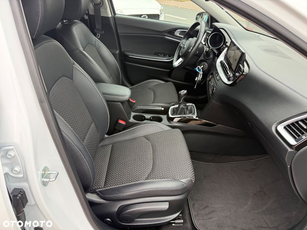 Kia XCeed 1.4 T-GDI OPF JBL SOUND EDITION - 11