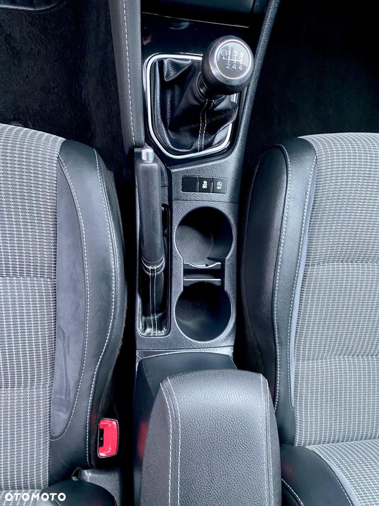 Toyota Auris 1.6 D-4D Edition S+ - 20