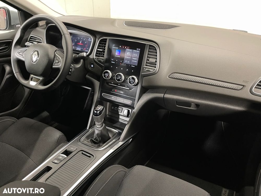 Renault Megane TCe 140 GPF Equilibre - 9