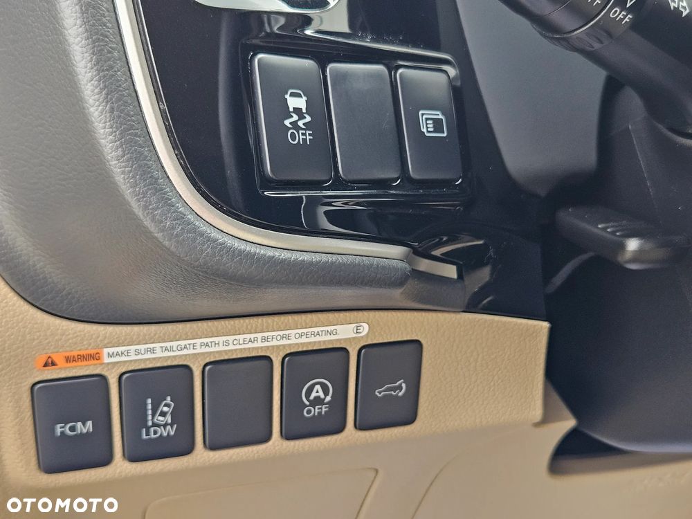 Mitsubishi Outlander 2.0 Intense + SDA 4WD CVT - 37