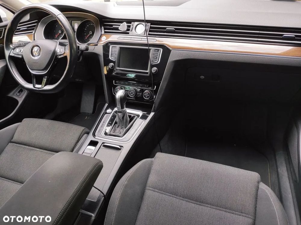 Volkswagen Passat Variant 2.0 TDI SCR DSG Highline - 5