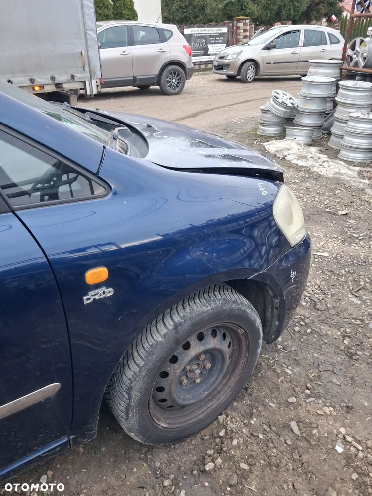 Toyota avensis verso blotnik prawy przod - 3