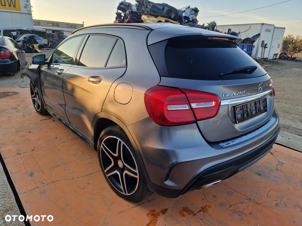 Mercedes-Benz GLA 2013/12- Silnik 2.0 4-matic M 270.920 211KM/155kW 787 na części drzwi zderzak klapa