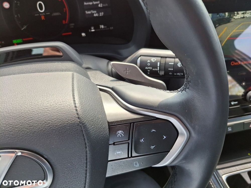 Lexus LBX - 35
