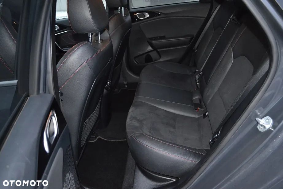 Kia ProCeed 1.6 T-GDI GT DCT - 16