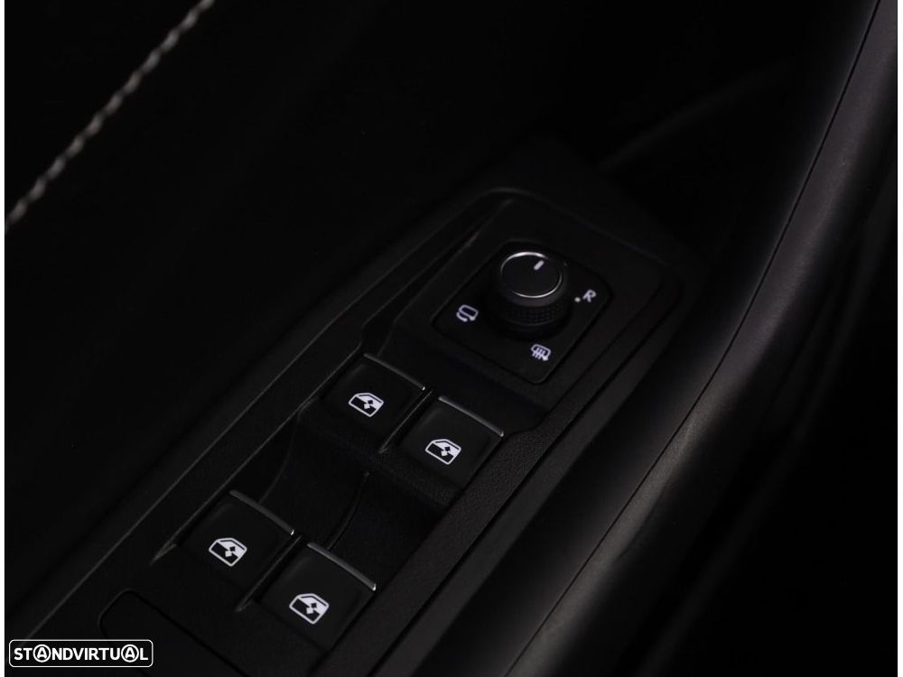 Volkswagen T-Roc Cabrio 1.0 TSI Style — fotografia 18