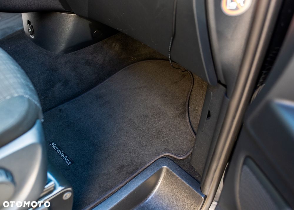 Mercedes-Benz Vito - 22