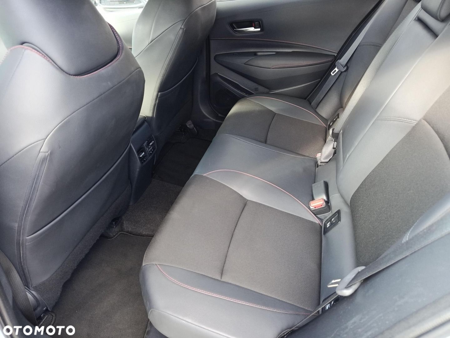 Toyota Corolla 1.8 Hybrid GR Sport Dynamic - 14