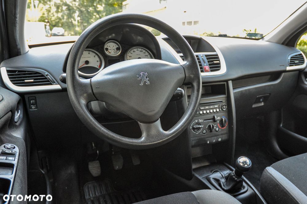 Peugeot 207 - 9