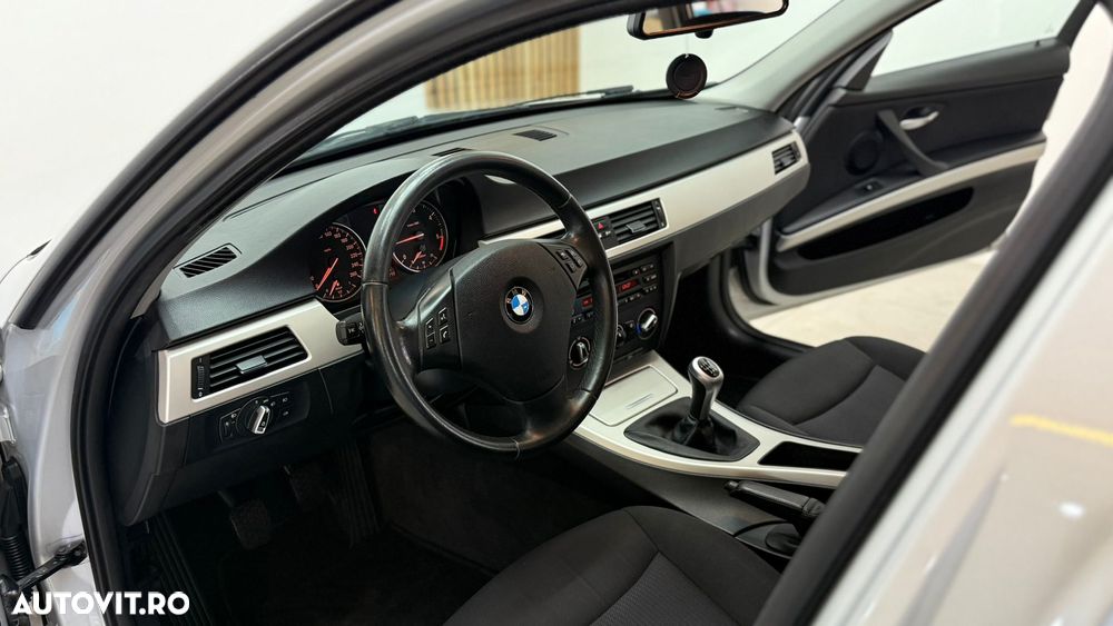 BMW Seria 3 318d Touring - 5