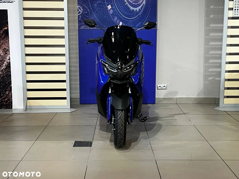 Yamaha NMAX - 11