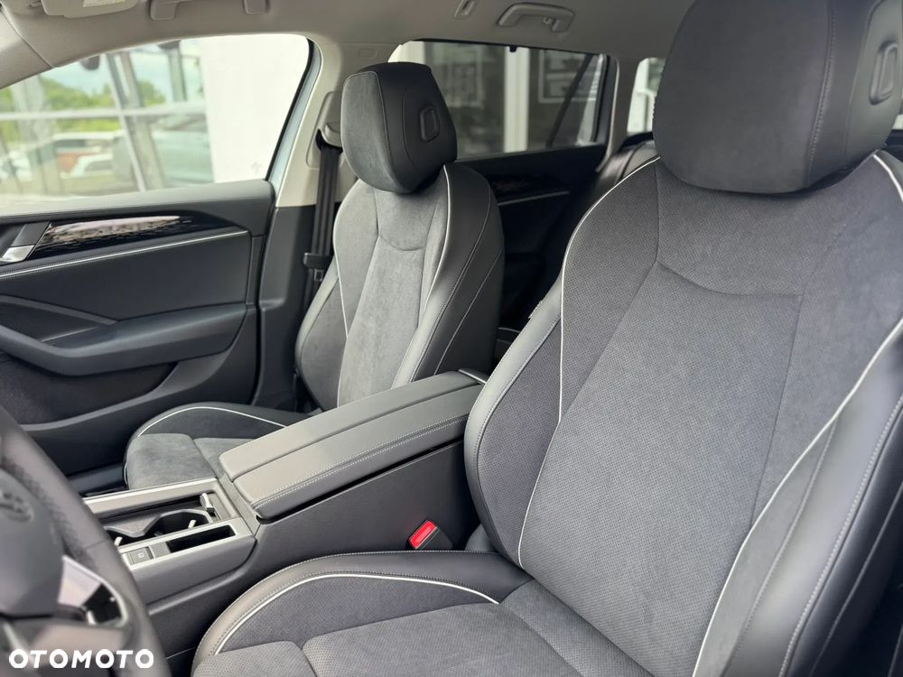Volkswagen Passat - 12