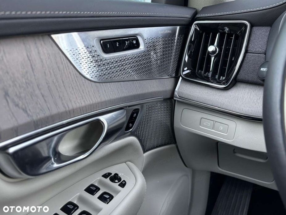 Volvo XC 90 - 11