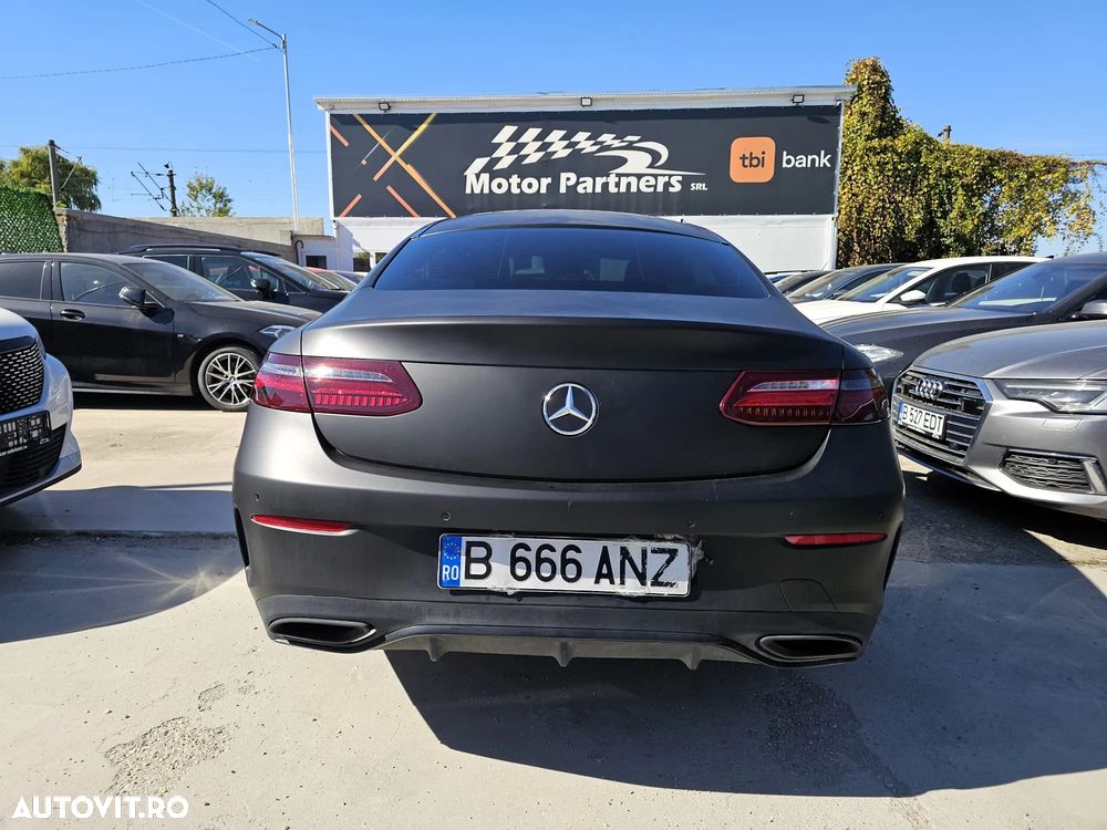 Mercedes-Benz E 300 9G-TRONIC AMG Line - 5