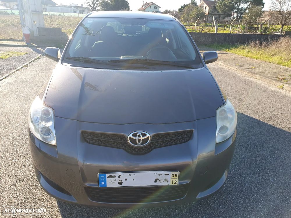 Toyota Auris 1.4 D-4D Gold Edition - 4