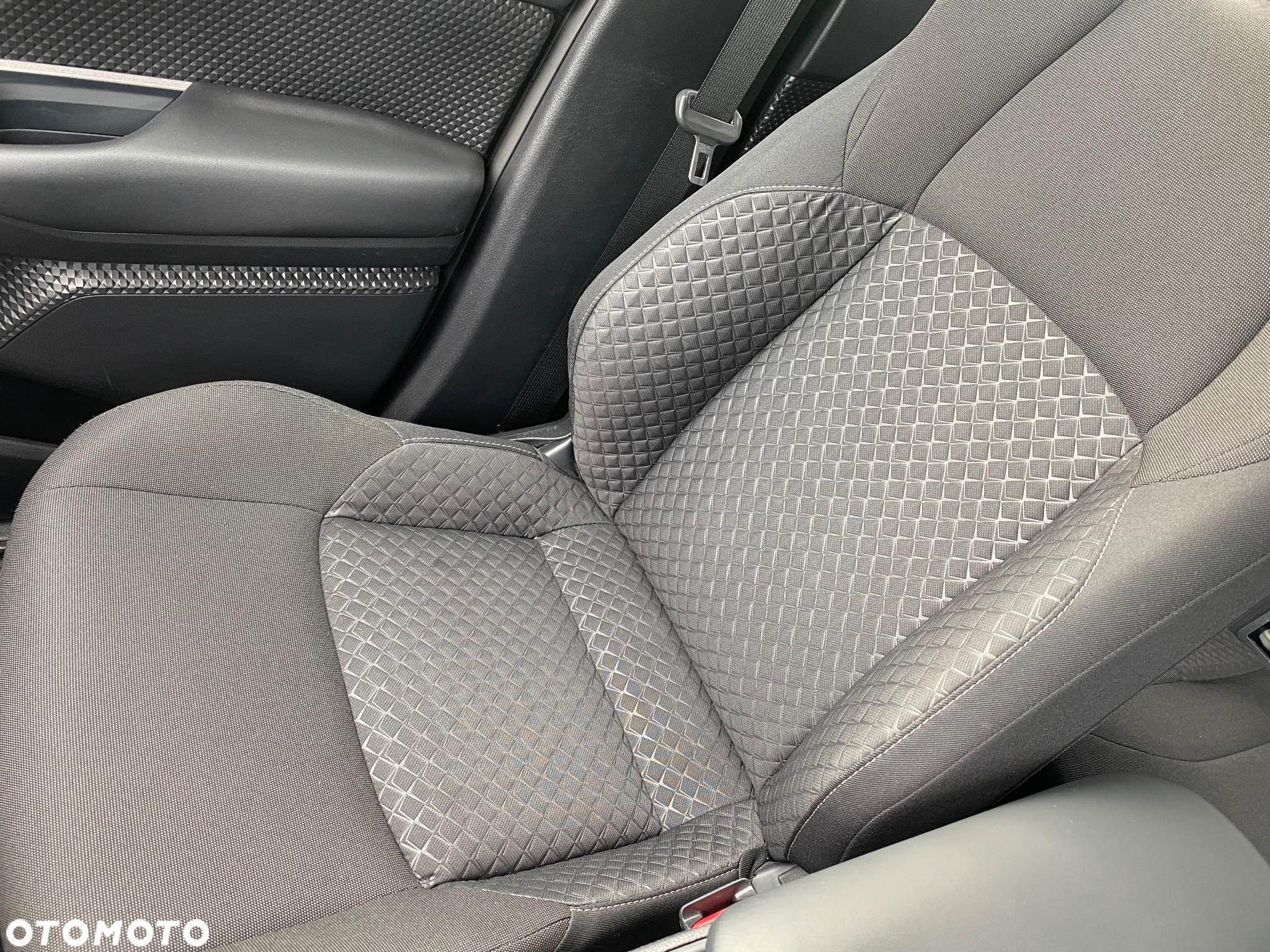 Toyota C-HR 1.8 Hybrid GPF Comfort - 24