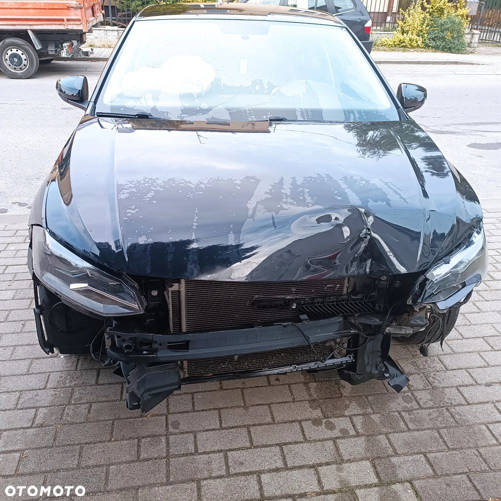 Volkswagen Polo - 2