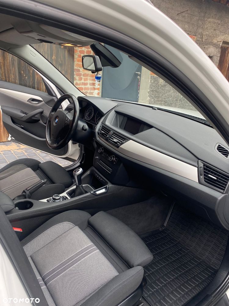BMW X1 xDrive18d - 9