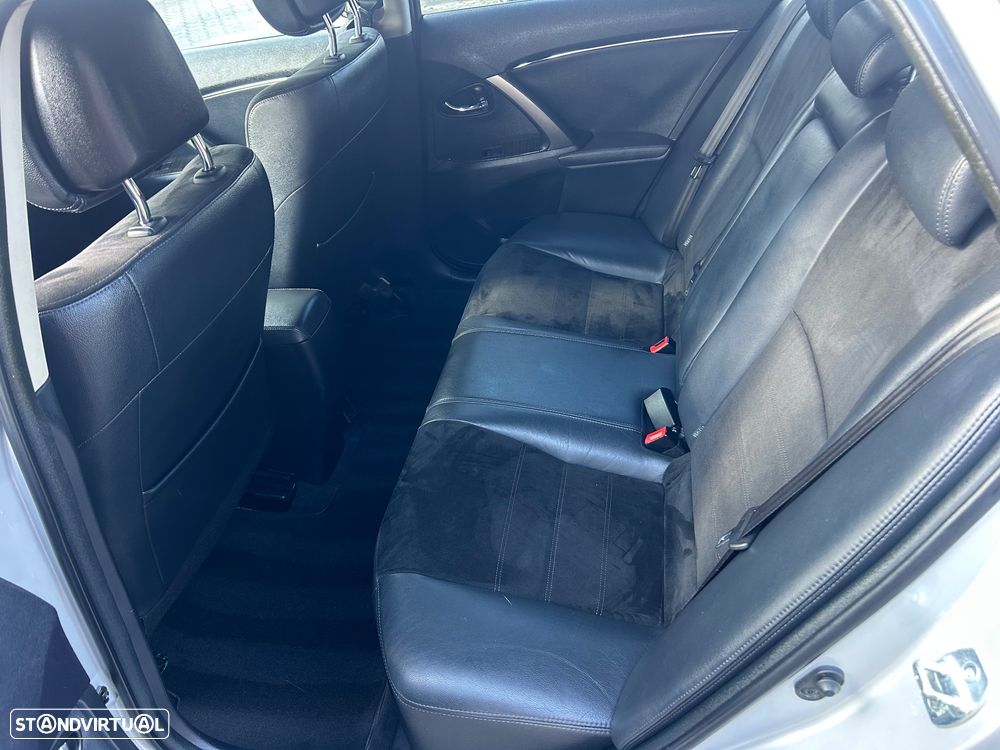 Toyota Avensis SD 2.0 D-4D Luxury+Navi - 12