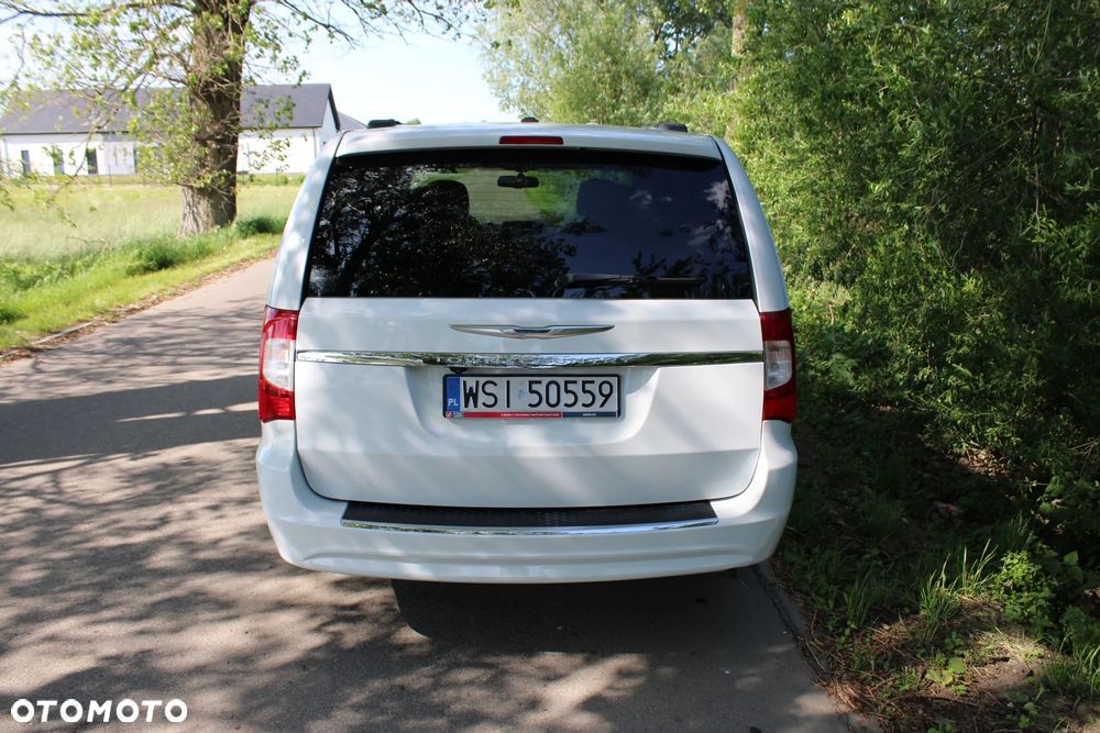 Chrysler Town & Country 3.6 Touring - 11