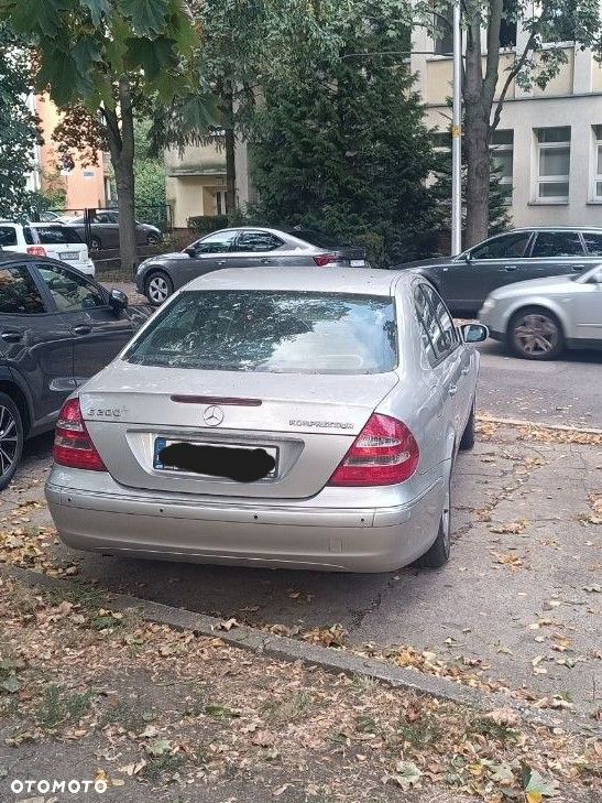 Mercedes-Benz E-Class 2003 photo 2