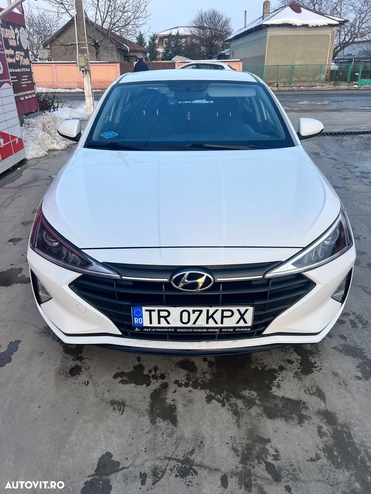 Hyundai Elantra 1.6 MPi Exclusive - 1