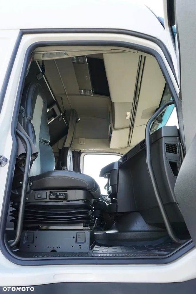 Volvo FH 16 / 650 / EURO 6 / ACC / 6 X 4 / RETARDER / HYDRAULIKA - 8