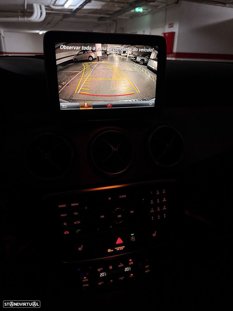 Mercedes-Benz GLA 180 d Urban - 21