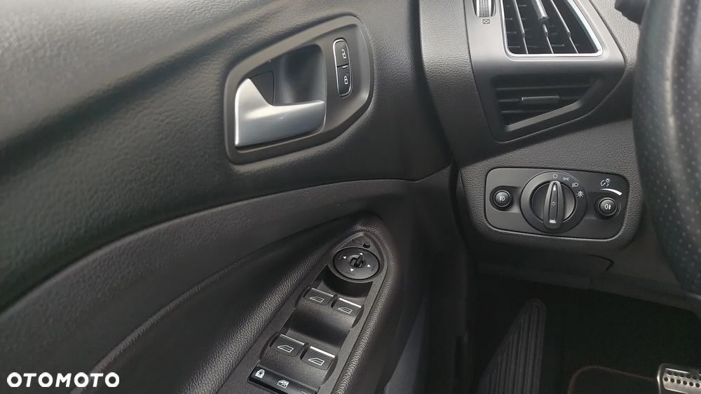Ford Kuga 2.0 TDCi AWD ST-Line - 38