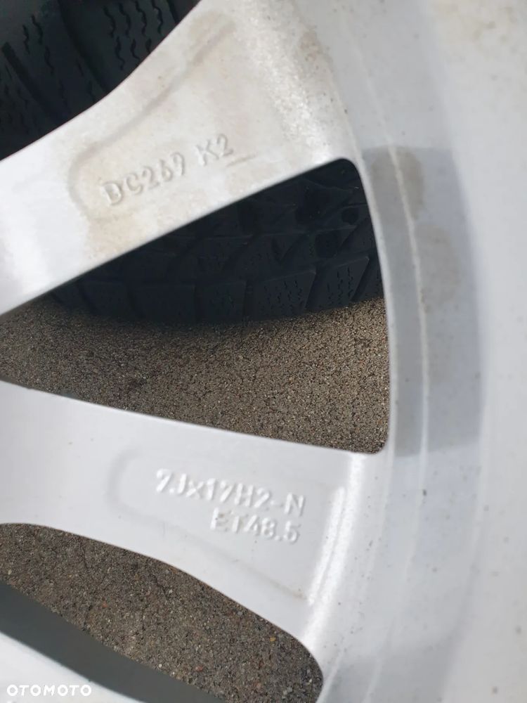 Felga Aluminiowa sztuka Mercedes C-Klasa W205 R17 A2054018000 Stan bdb 7Jx17 ET 48,5 5x112 - 7