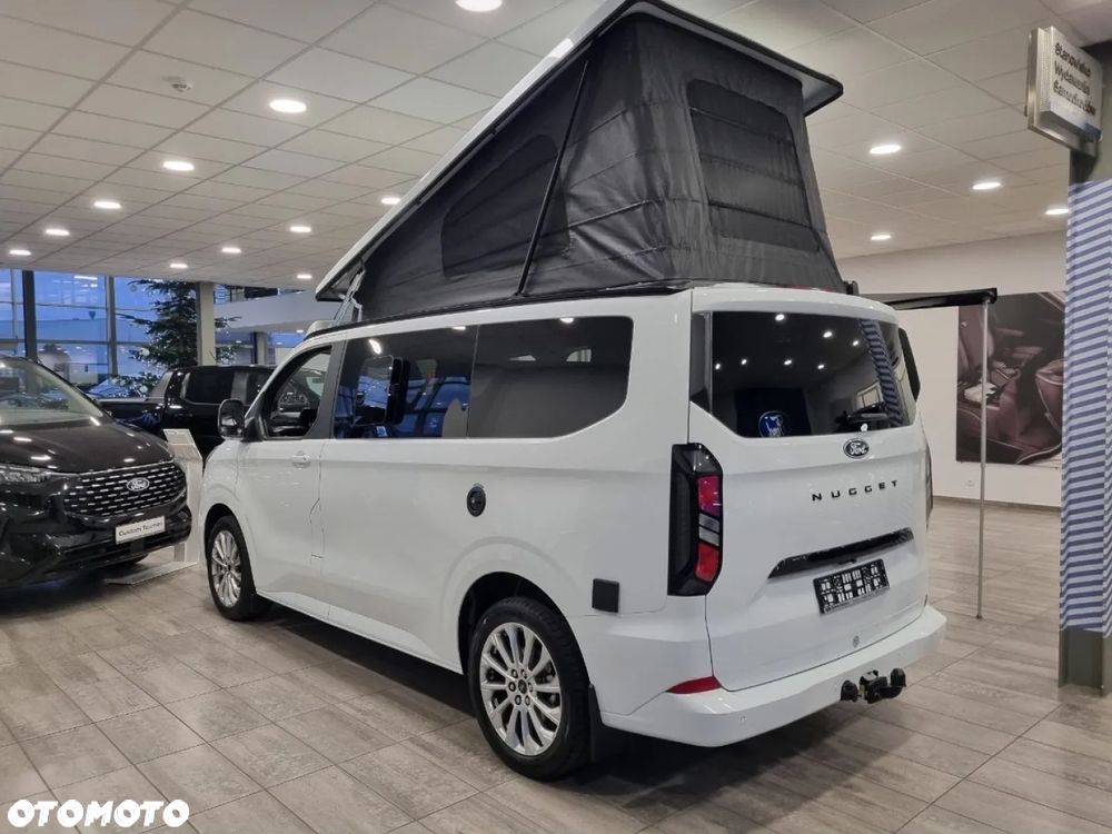 Ford Custom Nugget Camper - 17