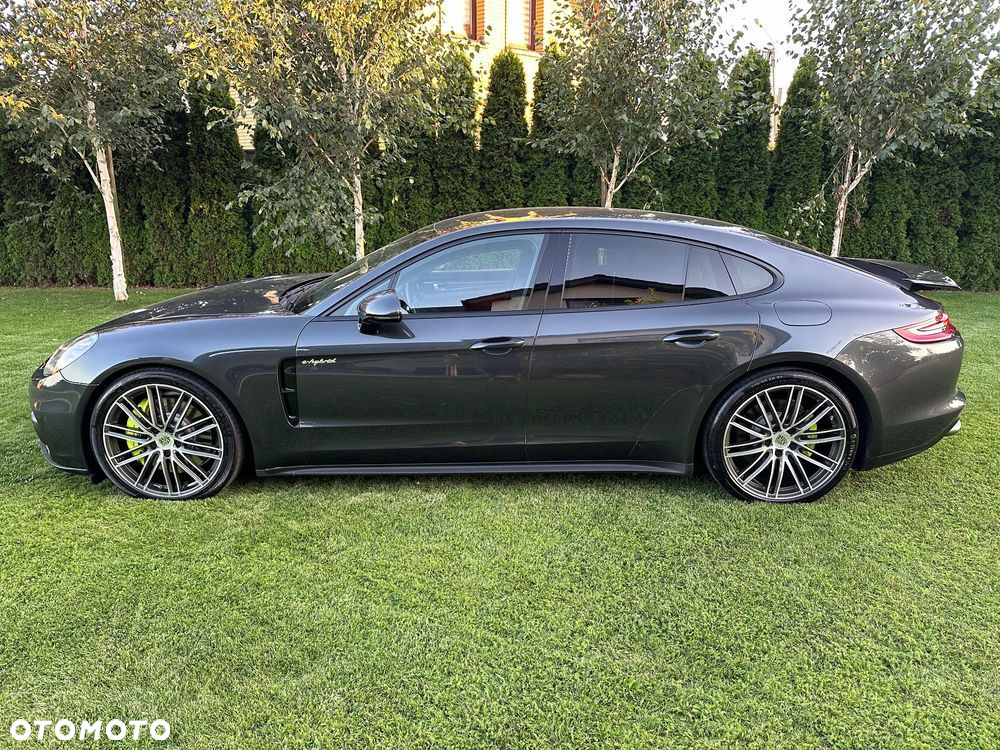 Porsche Panamera 4 E-Hybrid 10 Years Edition - 12