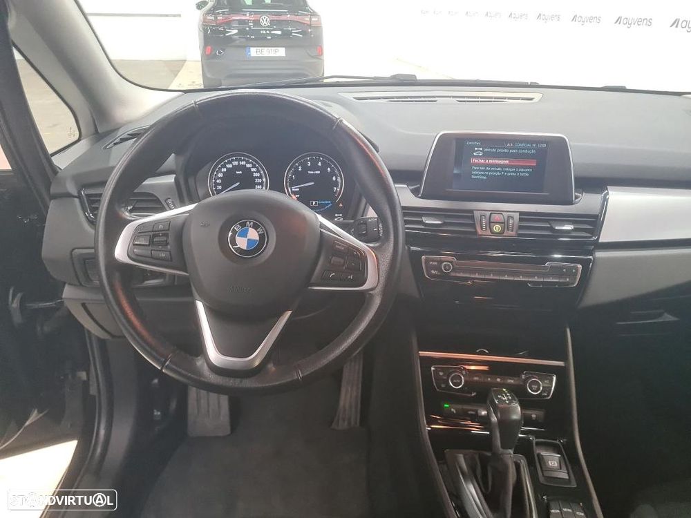 BMW 225xe Active Tourer - 9